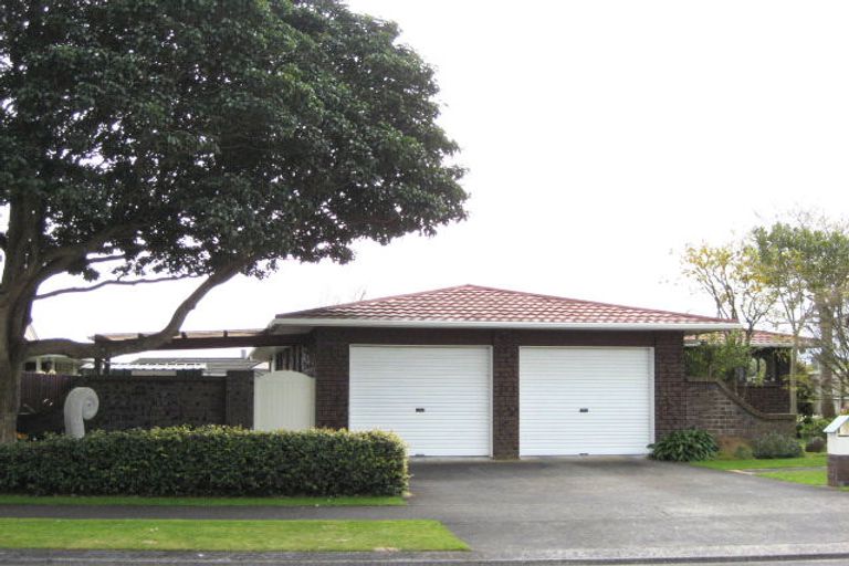 Photo of property in 4 Hunter Place, Merrilands, New Plymouth, 4312