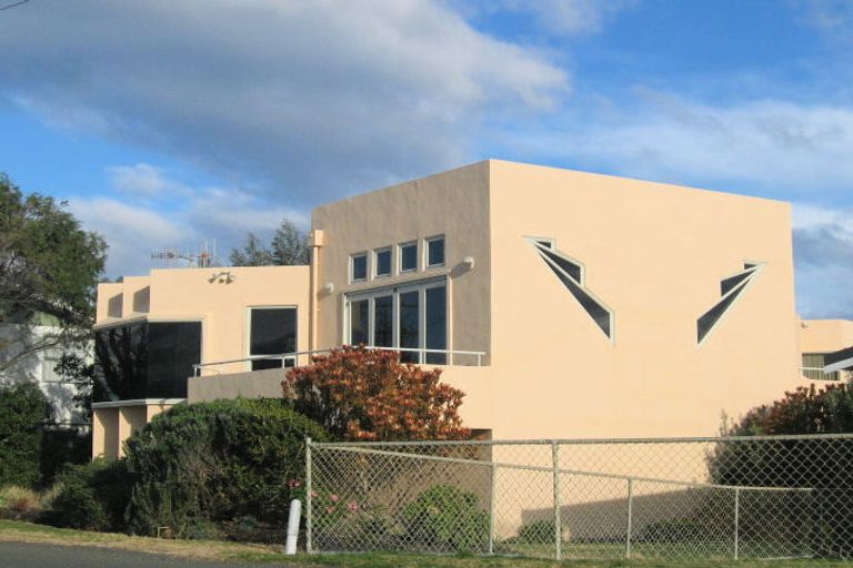 Photo of property in 28 Le Quesne Road, Bay View, Napier, 4104