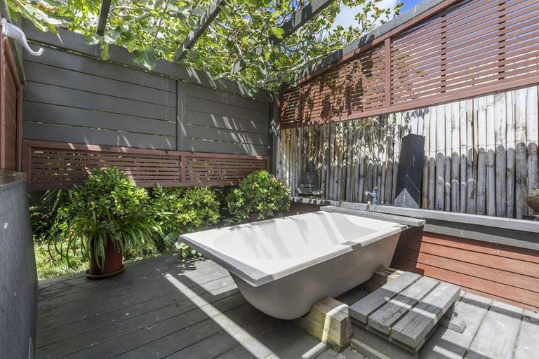 Photo of property in 5a Elizabeth Street, Orewa, 0931