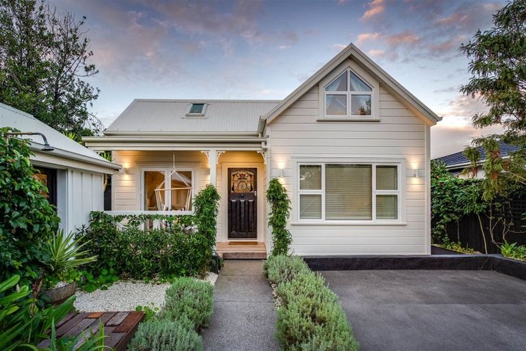 Photo of property in 43 Dryden Street, Sumner, Christchurch, 8081