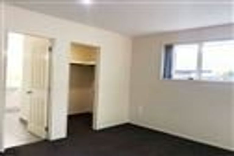 Photo of property in 39 Chesterfield Mews, Russley, Christchurch, 8042