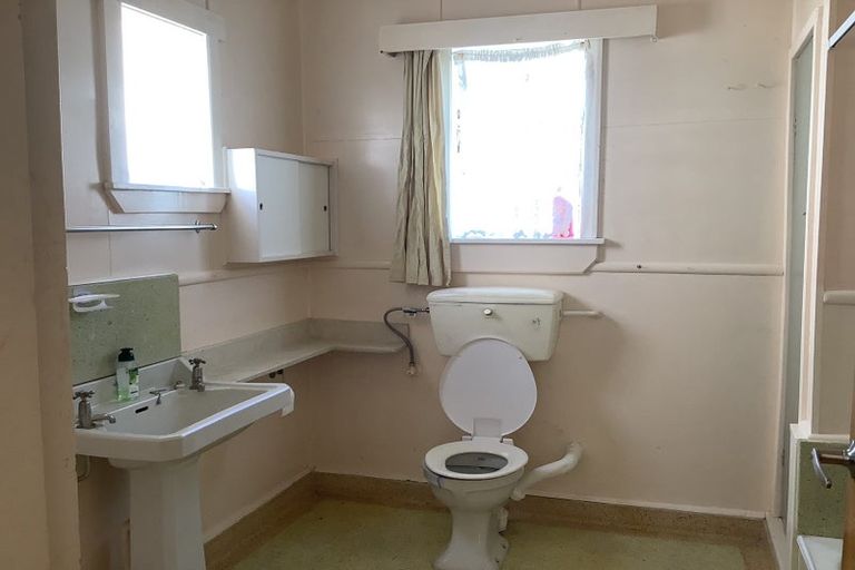 Photo of property in 14 Central Terrace, Alicetown, Lower Hutt, 5010