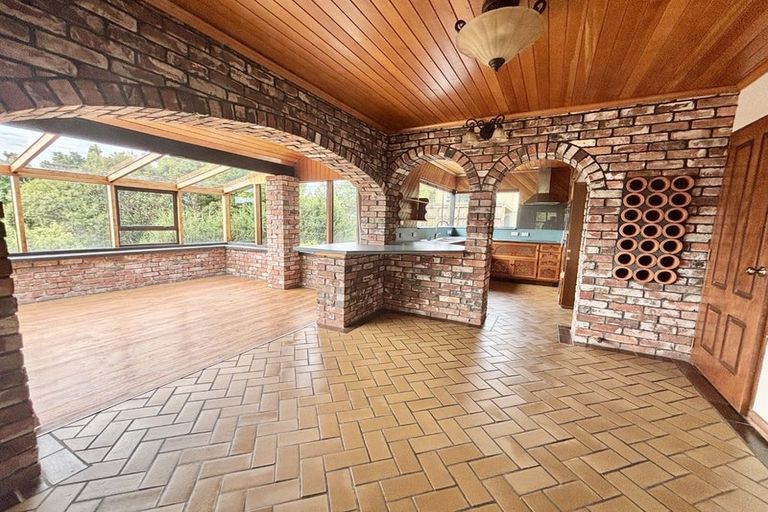 Photo of property in 1 Hobbit Lane, Pinehaven, Upper Hutt, 5371