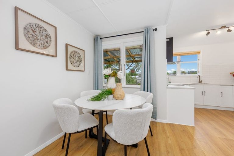 Photo of property in 27a Langton Road, Stanmore Bay, Whangaparaoa, 0932