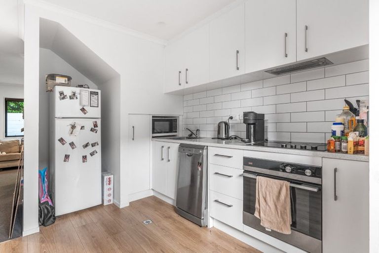 Photo of property in 4 Pangu Way, Mangere, Auckland, 2022