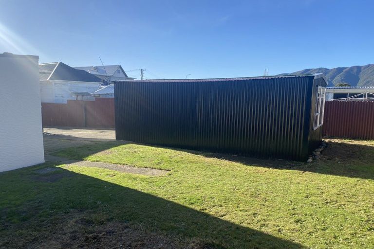 Photo of property in 15 East Street, Petone, Lower Hutt, 5012