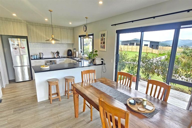 Photo of property in 100 Kopani Road, Matarangi, 3592