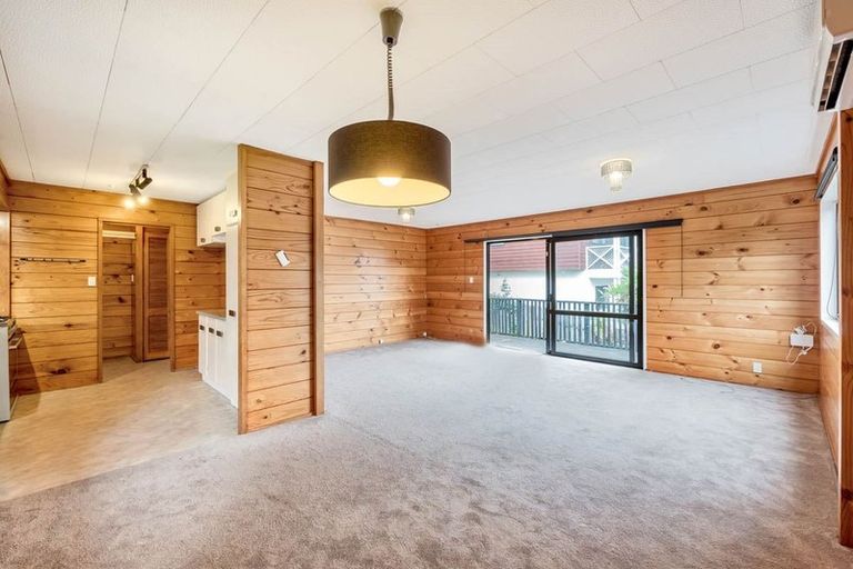 Photo of property in 1/25 Cron Avenue, Te Atatu South, Auckland, 0610