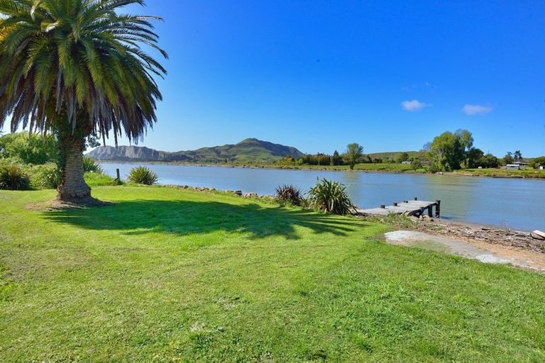 Photo of property in 14 Monkhouse Street, Tolaga Bay, 4077