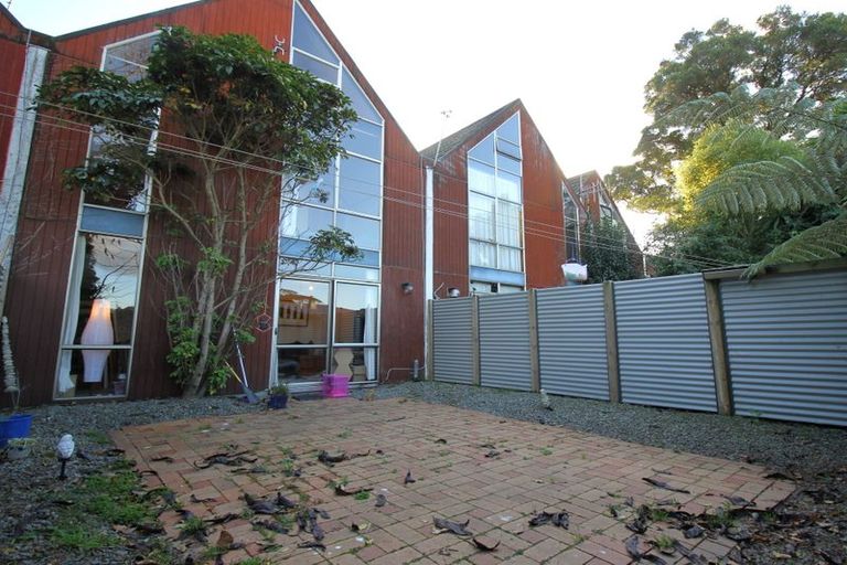 Photo of property in 2/341 College Street, West End, Palmerston North, 4410
