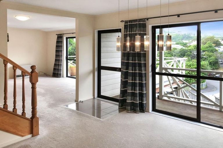 Photo of property in 63 Makara Road, Karori, Wellington, 6012