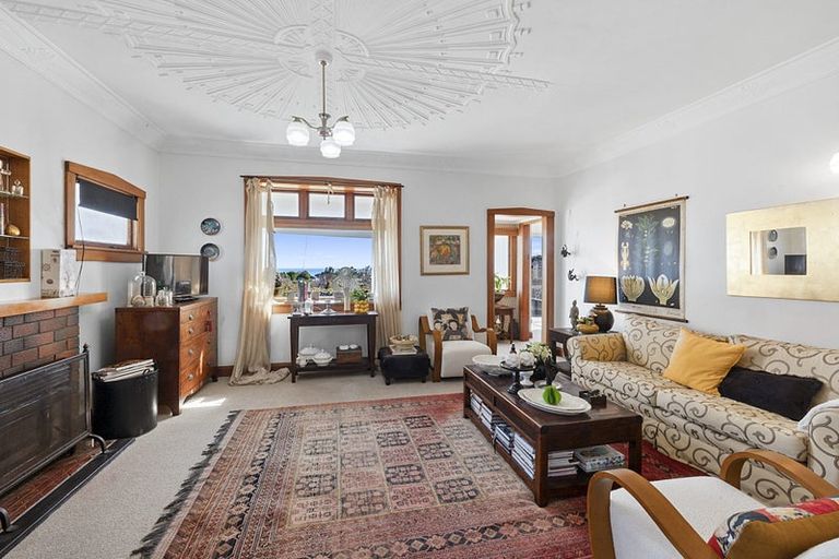 Photo of property in 11 Burns Street, Westown, New Plymouth, 4310