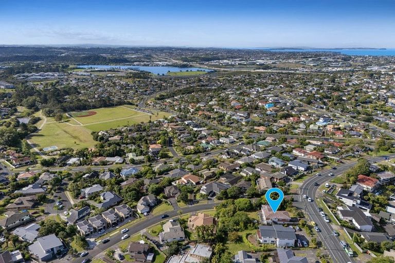 Photo of property in 38 Sunset Road, Unsworth Heights, Auckland, 0632