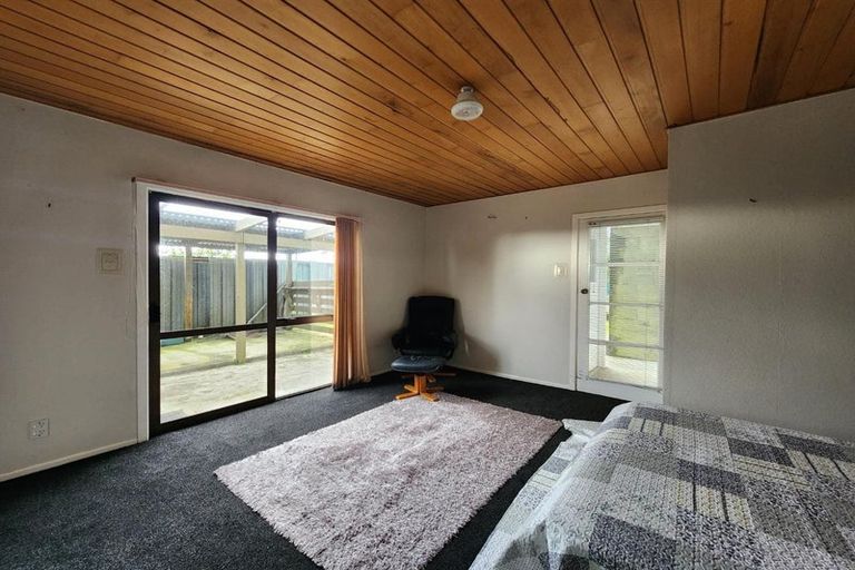 Photo of property in 8b Julian Place, Westown, New Plymouth, 4310