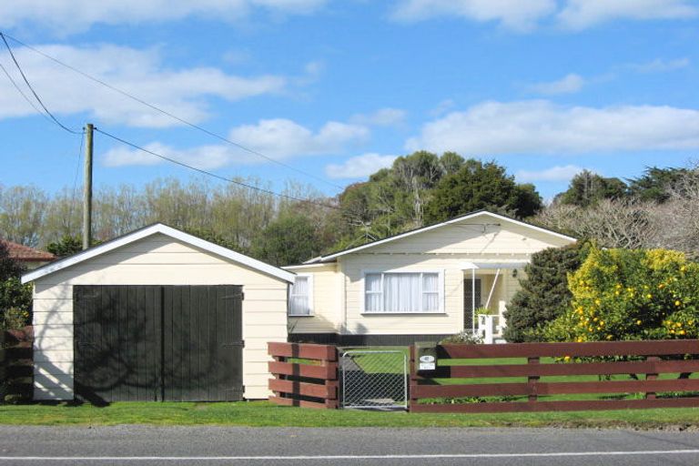 Photo of property in 46 Bridge Street, Bulls, 4818