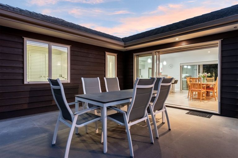 Photo of property in 39 Oceania Sands Way, Papamoa Beach, Papamoa, 3118