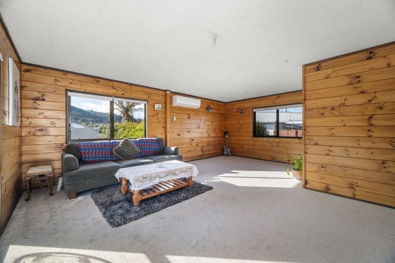 Photo of property in 10 Amber Place, Pukehangi, Rotorua, 3015