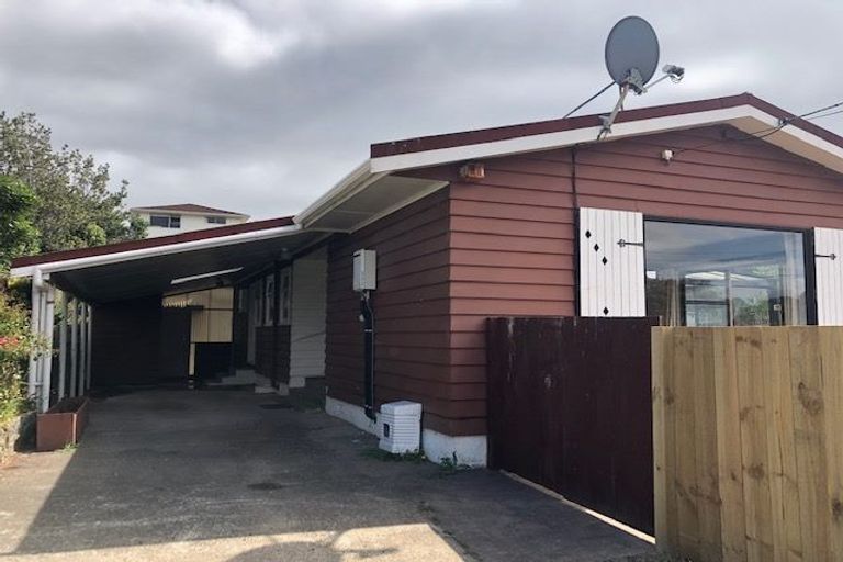 Photo of property in 6 Mascot Street, Tawa, Wellington, 5028
