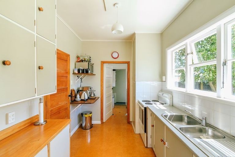 Photo of property in 142 Oxford Terrace, Epuni, Lower Hutt, 5011