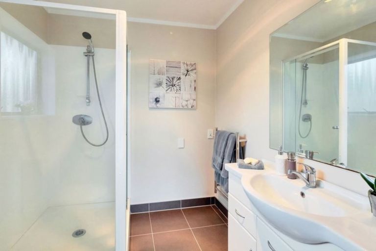 Photo of property in 43 Lakeside Drive, Pahurehure, Papakura, 2113