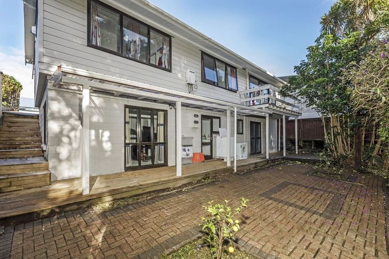 Photo of property in 43 Sartors Avenue, Northcross, Auckland, 0630