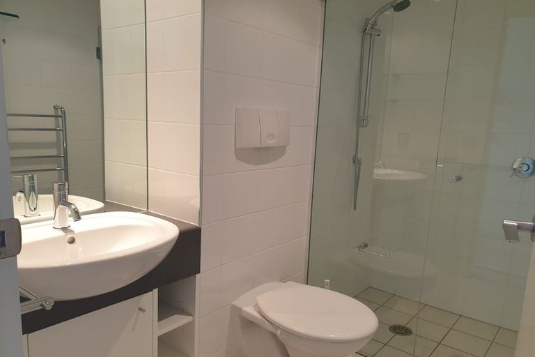 Photo of property in Sanctum Apartment, 10 Ebor Street, Te Aro, Wellington, 6011