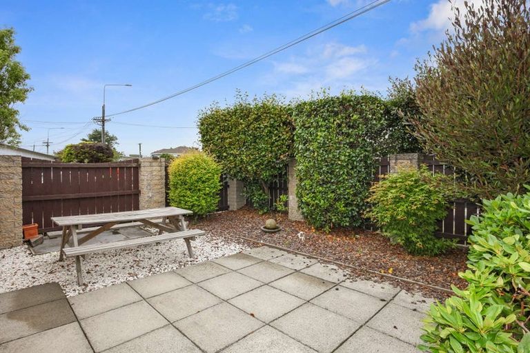 Photo of property in 1/39 Waimairi Road, Upper Riccarton, Christchurch, 8041