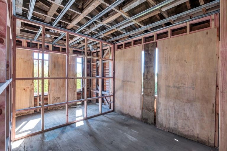 Photo of property in 45 Collingwood Street, Eltham, 4322