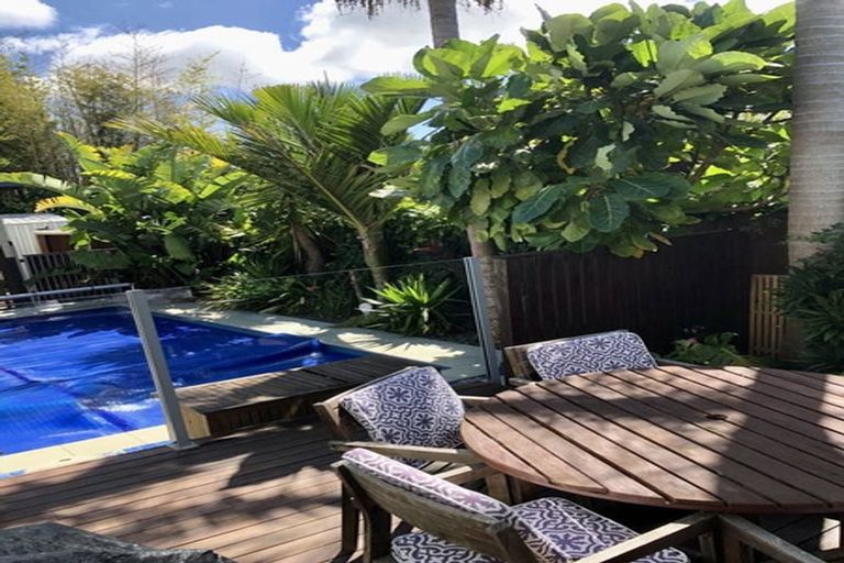 Photo of property in 28 Chatham Street, Waihola, Milton, 9073