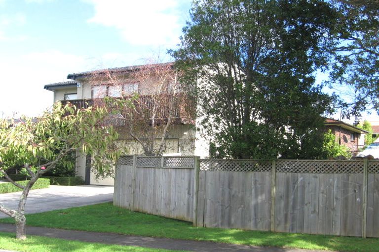Photo of property in 2 Gardenia Grove, Half Moon Bay, Auckland, 2012