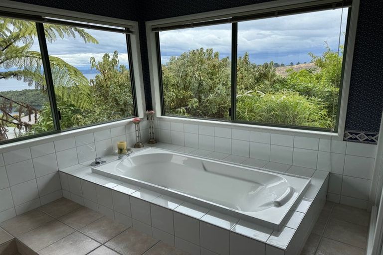 Photo of property in 65 Mapara Road, Acacia Bay, Taupo, 3385