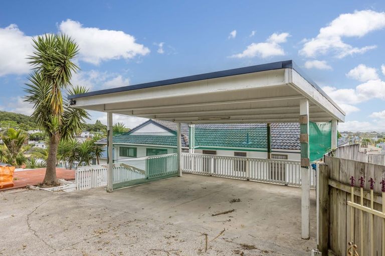 Photo of property in 15a Correa Court, Goodwood Heights, Auckland, 2105