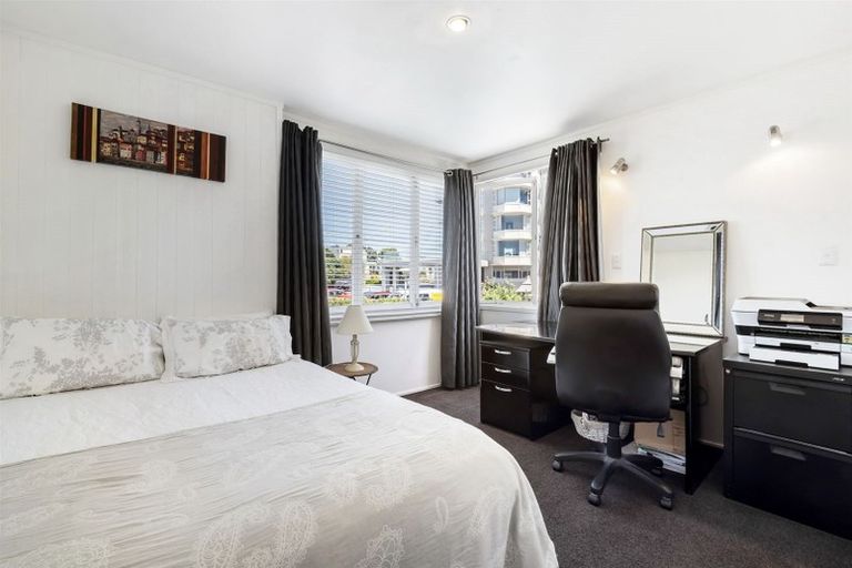 Photo of property in 6/74 Kitchener Road, Milford, Auckland, 0620