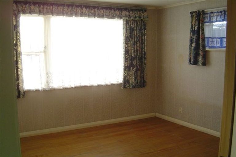 Photo of property in 8 Angell Street, Johnsonville, Wellington, 6037