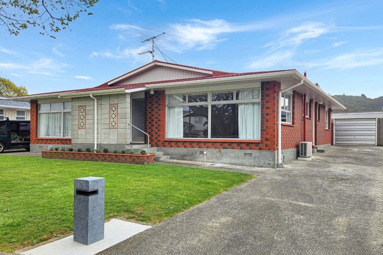 Photo of property in 2 Ferretti Grove, Avalon, Lower Hutt, 5011