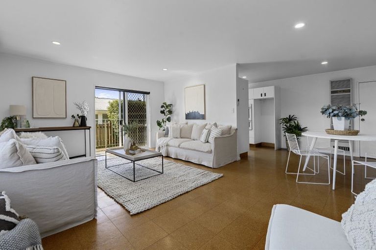 Photo of property in 2 Upland Street, Brookfield, Tauranga, 3110