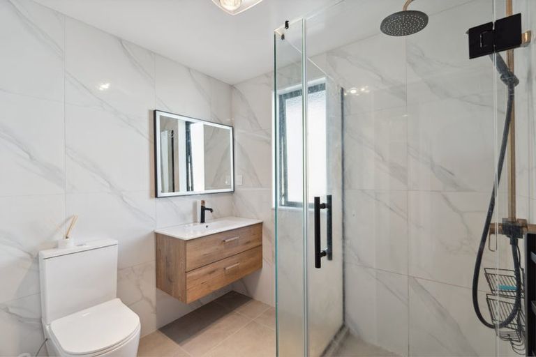 Photo of property in 46 Celestial Crescent, Orewa, 0931