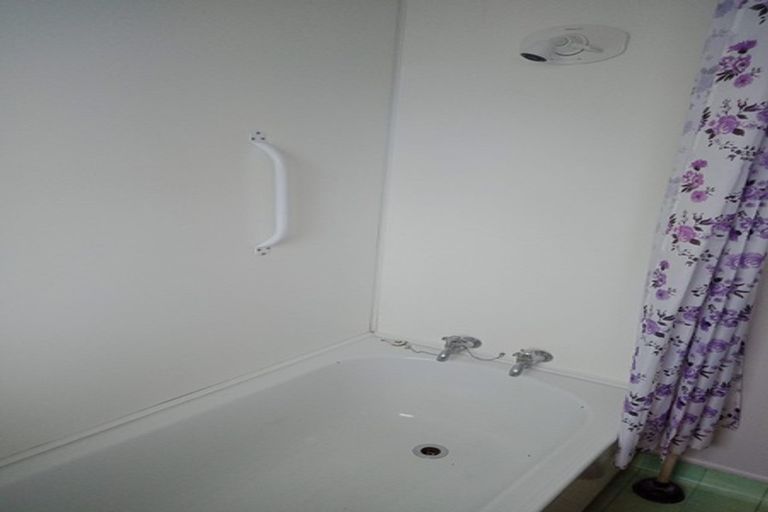 Photo of property in 4/64 Gibbons Street, Ebdentown, Upper Hutt, 5018