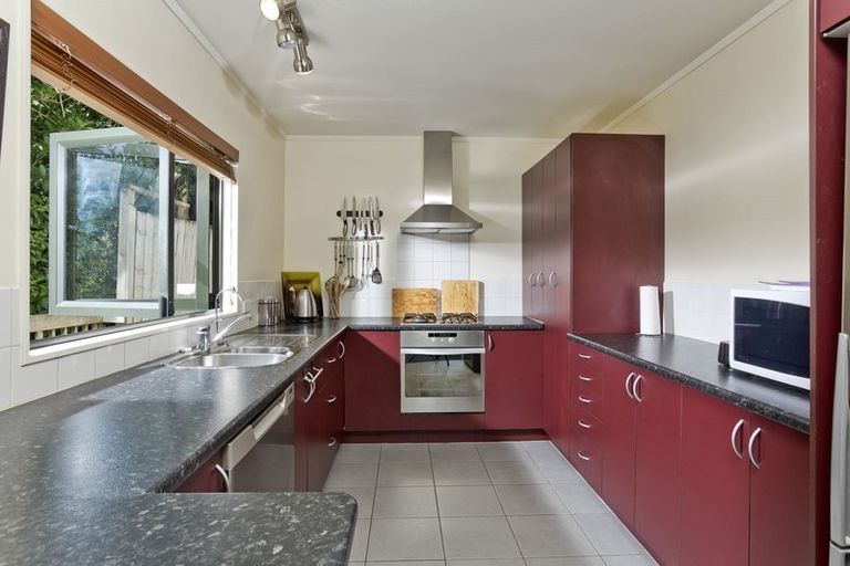 Photo of property in 2/43 Flaxdale Street, Birkdale, Auckland, 0626