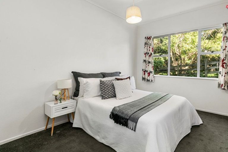 Photo of property in 30 Singers Road, Korokoro, Lower Hutt, 5012