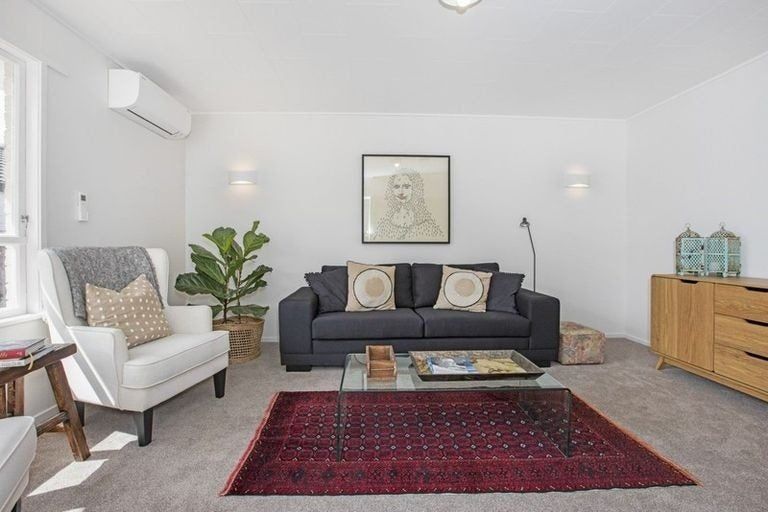 Photo of property in 2/507 Burnett Street, Mahora, Hastings, 4120