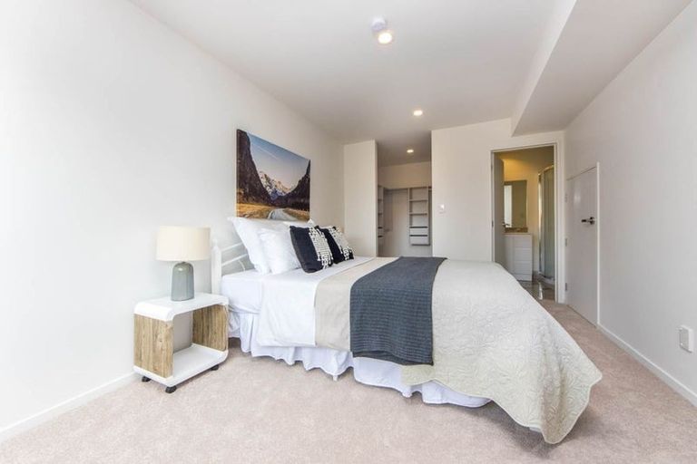 Photo of property in 1d Quincey Place, Massey, Auckland, 0614