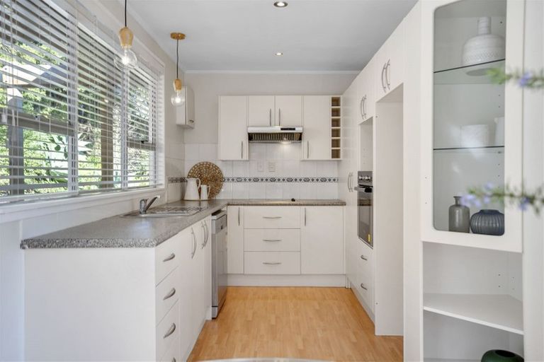 Photo of property in 18 Vonnell Place, Birkdale, Auckland, 0626