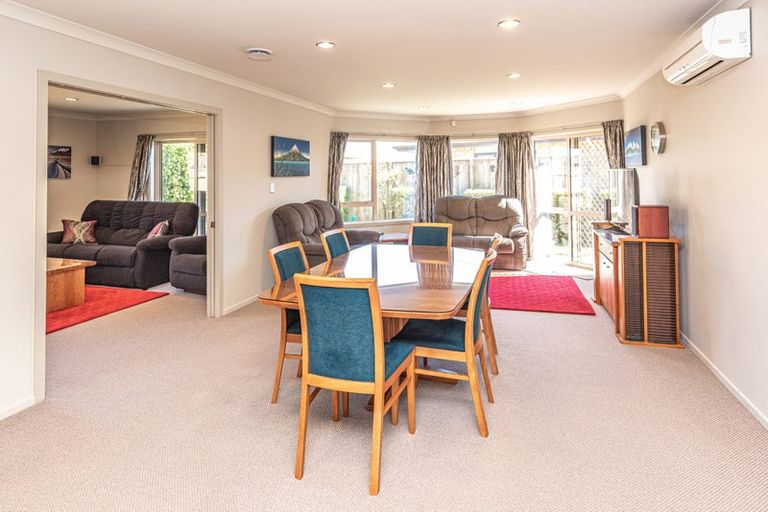 Photo of property in 16 Gilligan Close, College Estate, Whanganui, 4500