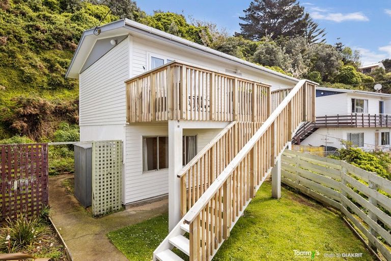 Photo of property in 5 Wye Street, Island Bay, Wellington, 6023