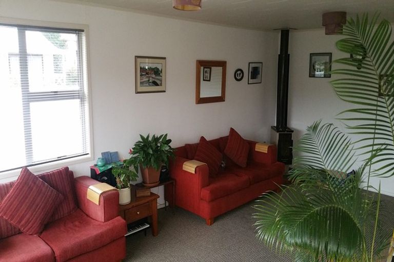 Photo of property in 28 Weranui Road, Waiwera, Orewa, 0994