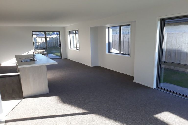 Photo of property in 26 Broadway Parade, Rolleston, 7615