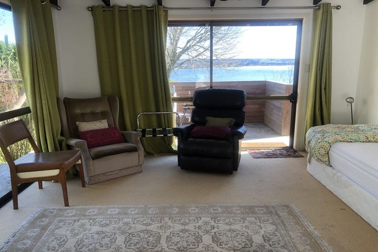 Photo of property in 5 Naera Place, Kawaha Point, Rotorua, 3010