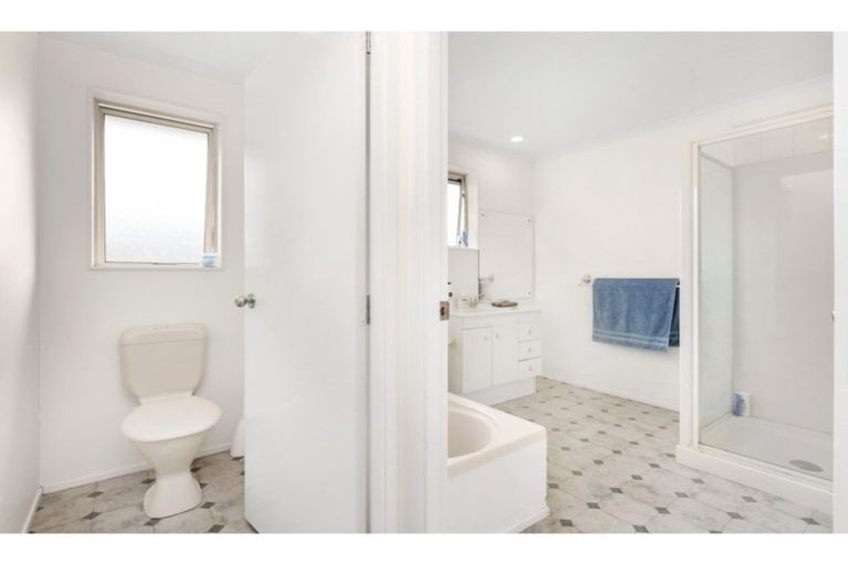 Photo of property in 10 Aldershot Place, Nawton, Hamilton, 3200