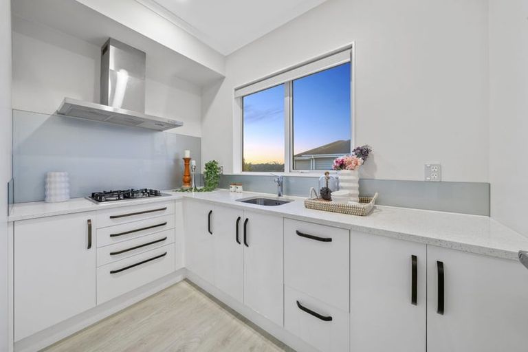 Photo of property in 50 Cirrus Way, Ranui, Auckland, 0612